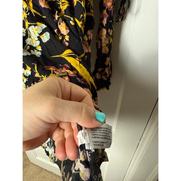 Xhilaration Tunic Top Blouse Women's XS Black Moody Floral Boho Peasant Ruffle - Picture 3 of 8